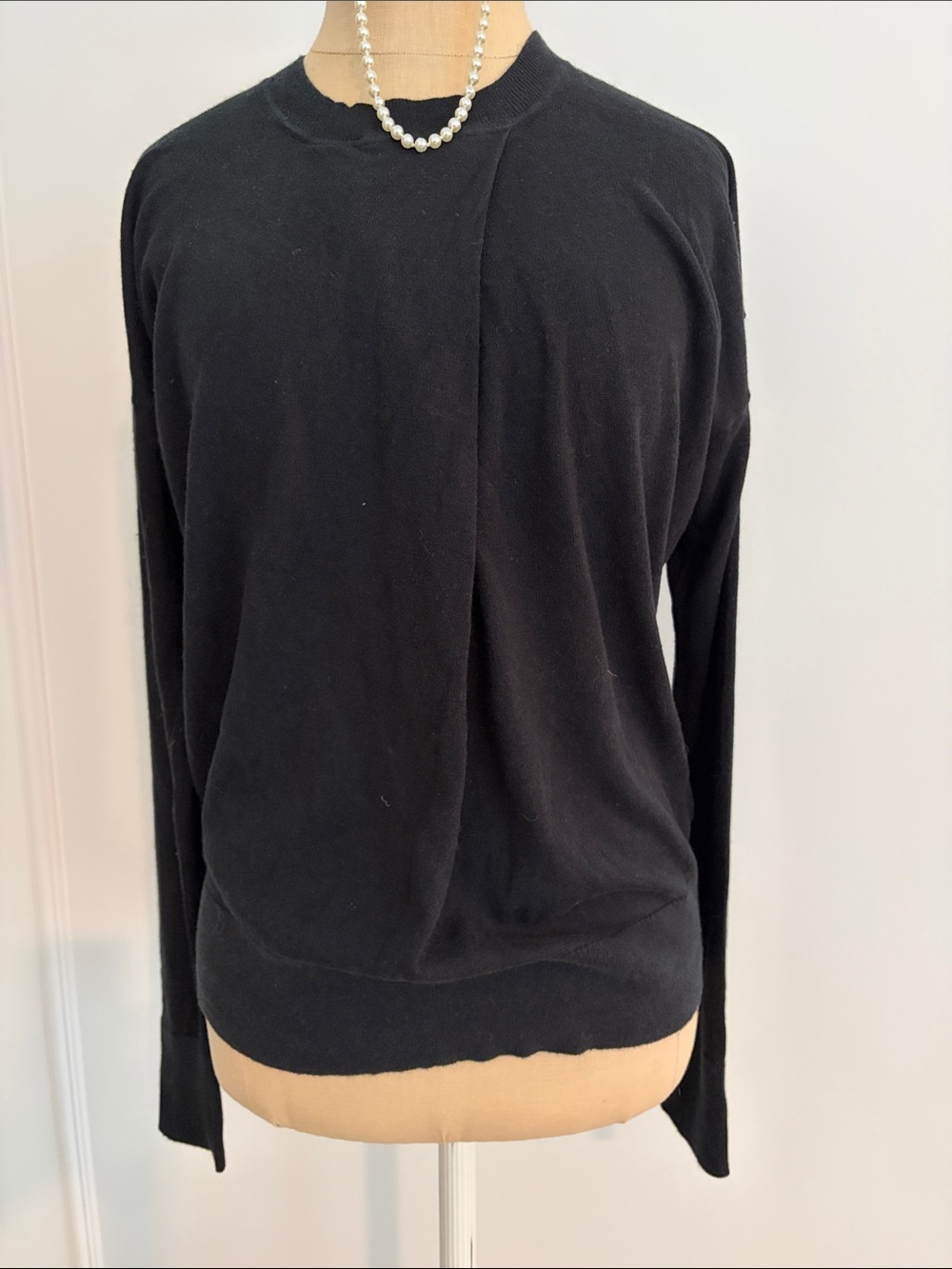 Banana Republic Black Crewneck Silk Cashmere Sweater with Neck Detail, M, GUC